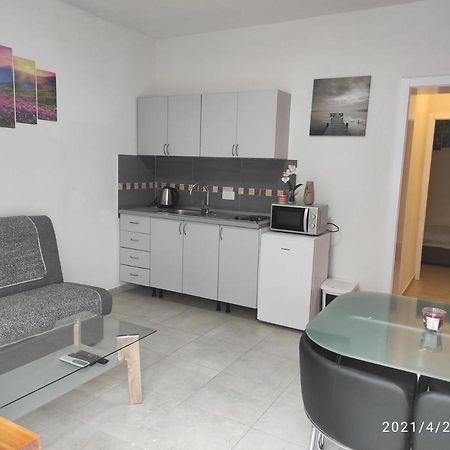 Apartmani Quattro Starigrad Paklenica Eksteriør bilde