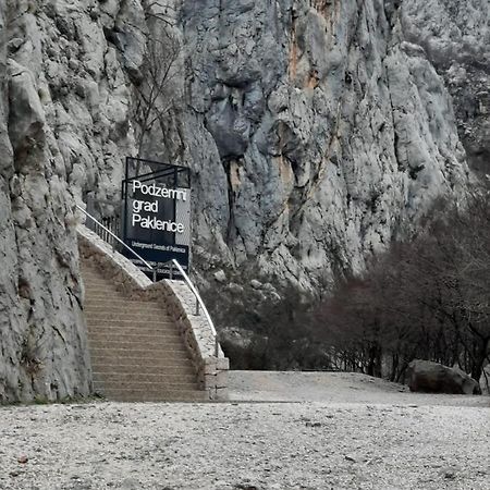 Apartmani Quattro Starigrad Paklenica Eksteriør bilde