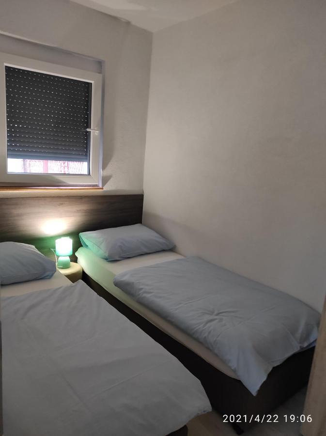 Apartmani Quattro Starigrad Paklenica Eksteriør bilde