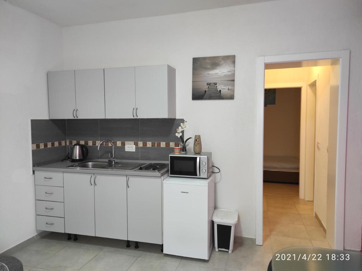 Apartmani Quattro Starigrad Paklenica Eksteriør bilde