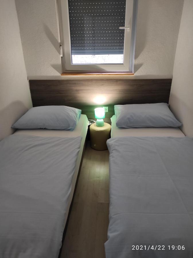 Apartmani Quattro Starigrad Paklenica Eksteriør bilde