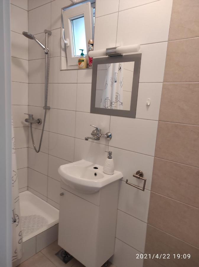 Apartmani Quattro Starigrad Paklenica Eksteriør bilde