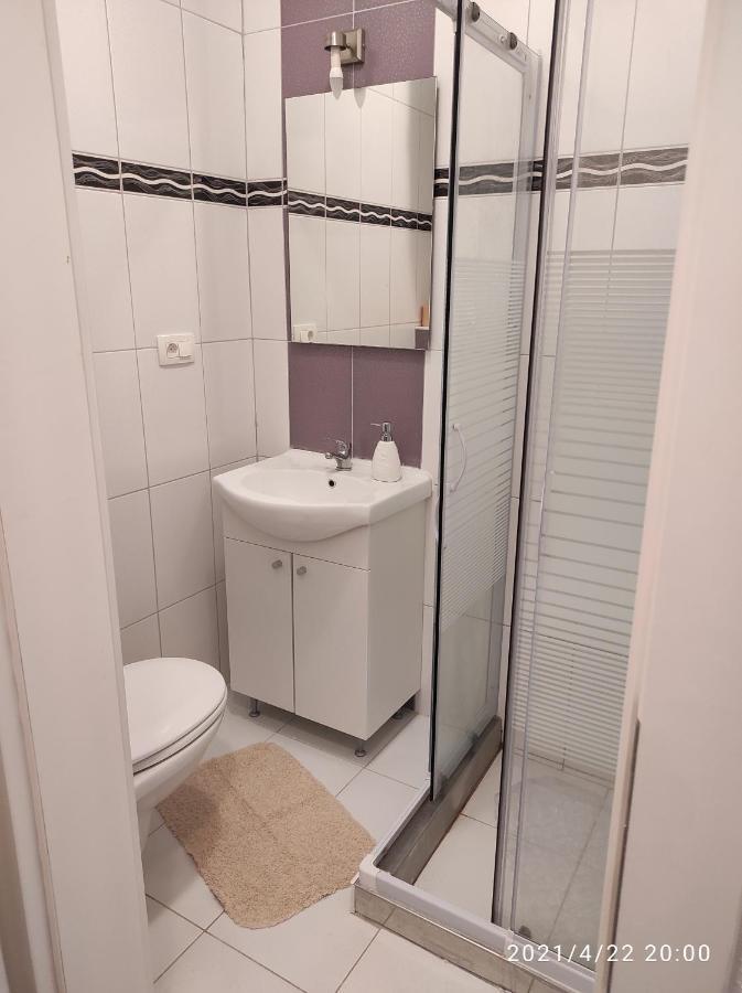 Apartmani Quattro Starigrad Paklenica Eksteriør bilde