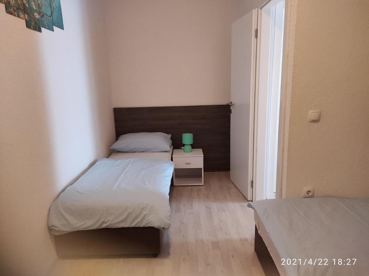 Apartmani Quattro Starigrad Paklenica Eksteriør bilde