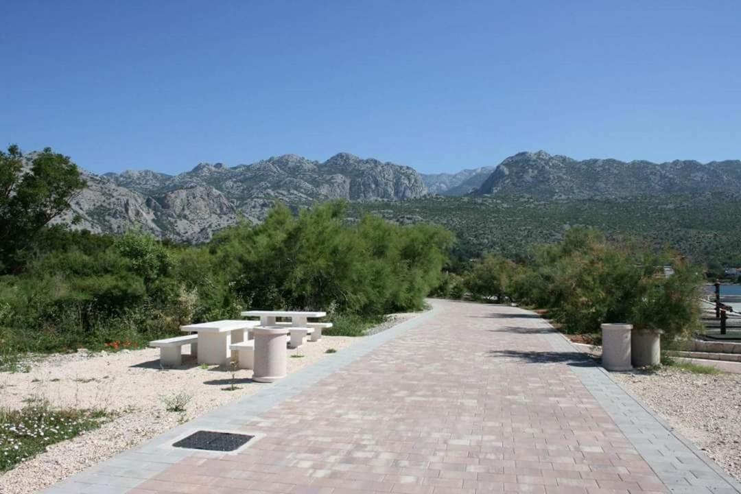 Apartmani Quattro Starigrad Paklenica Eksteriør bilde